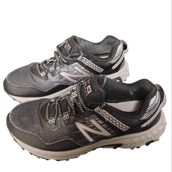 New Balance 7 1/2 - Picture 2 of 6